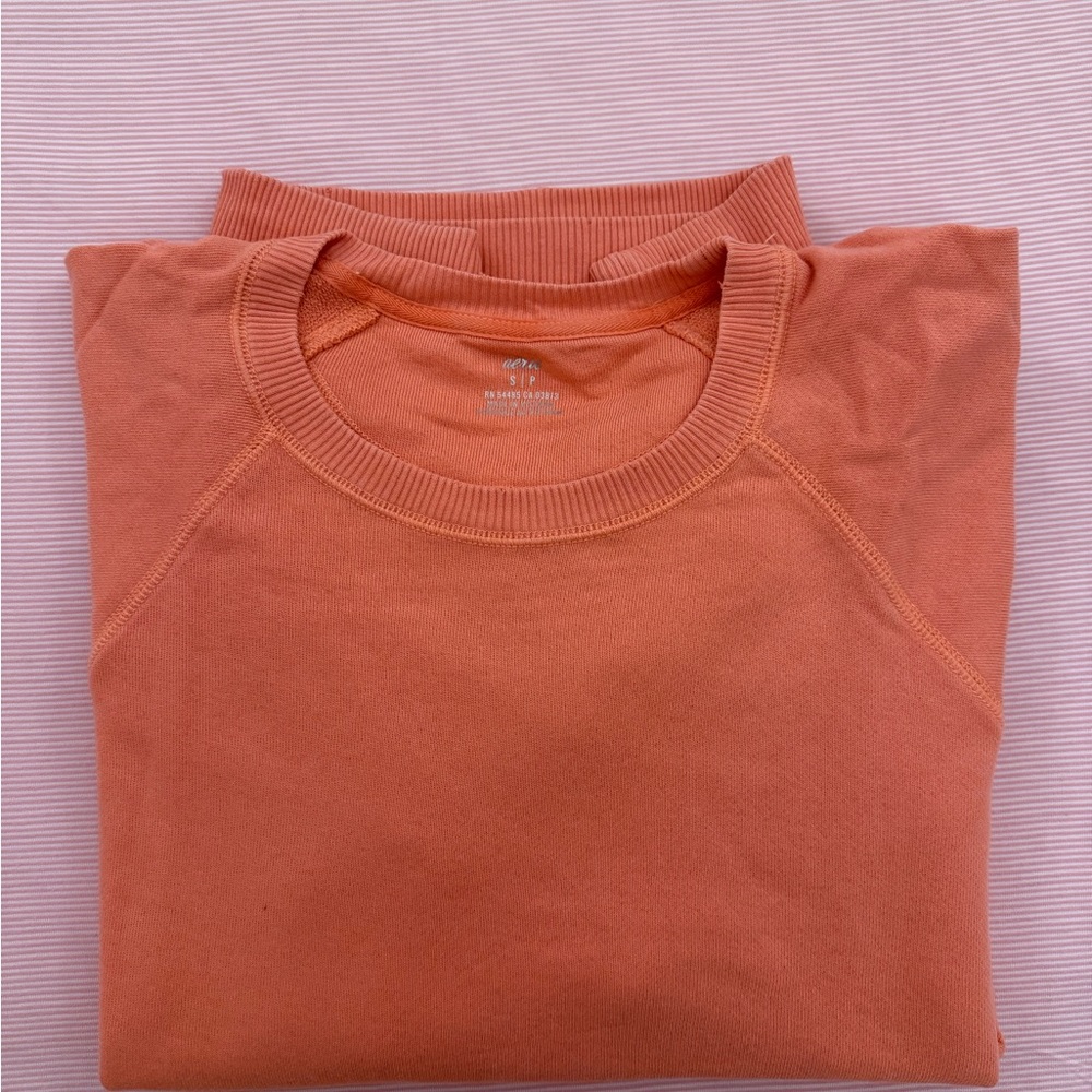 Women’s S aerie crewneck